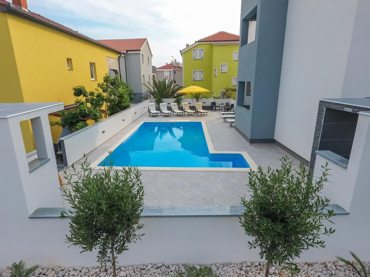 Lucky Luke Pool Apartments Novalja Dış mekan fotoğraf